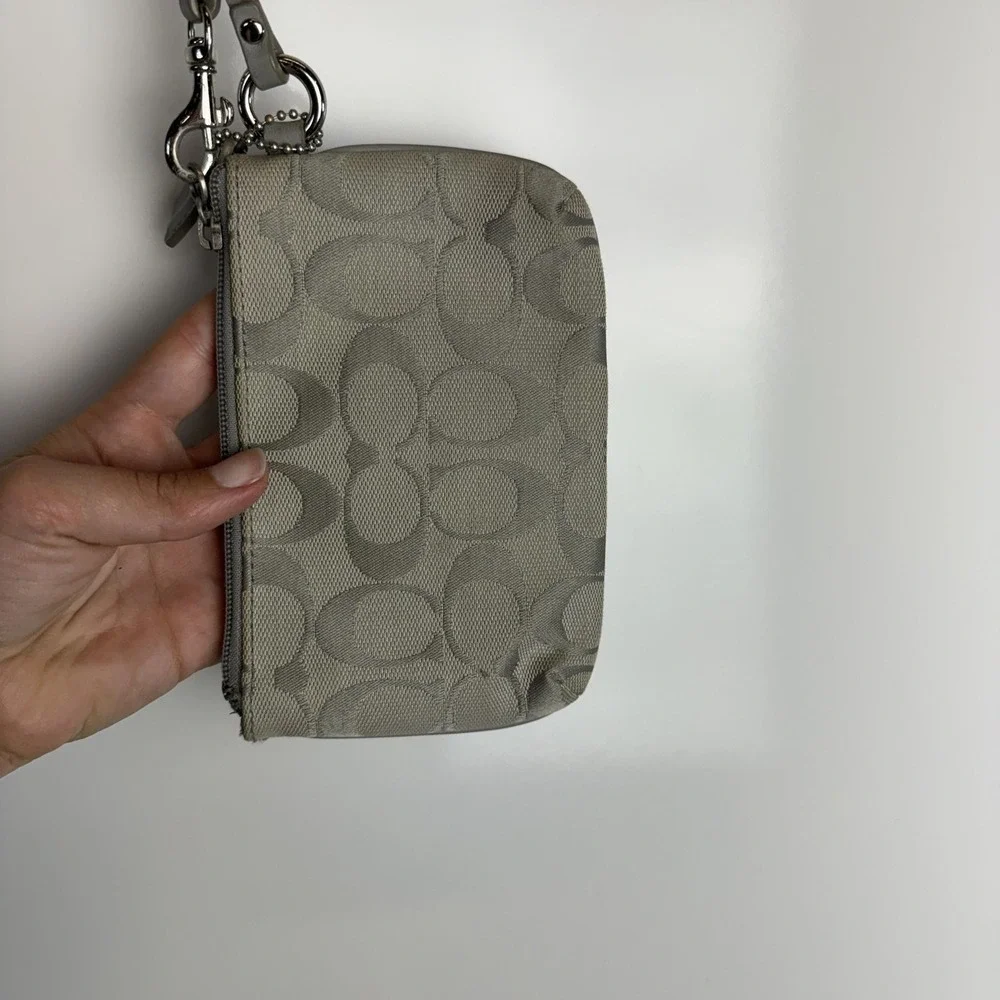 Coach Wristlet Clutch Bag Womens Small Gray Signature Jacquard Canvas Zip Strap
